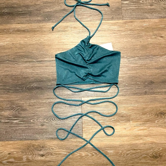 Green shimmer halter crop top - Picture 1 of 2